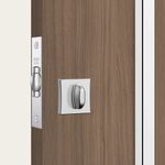 Fechadura-Nice-1025-com-Trinco-Rolete-e-Roseta-Quadrada-Cromado-para-Banheiro---14262---STAM_3.jpg