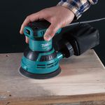 Lixadeira-Rotorbital-125mm-5_-240-Watts-220-Volts---M9204B---MAKITA