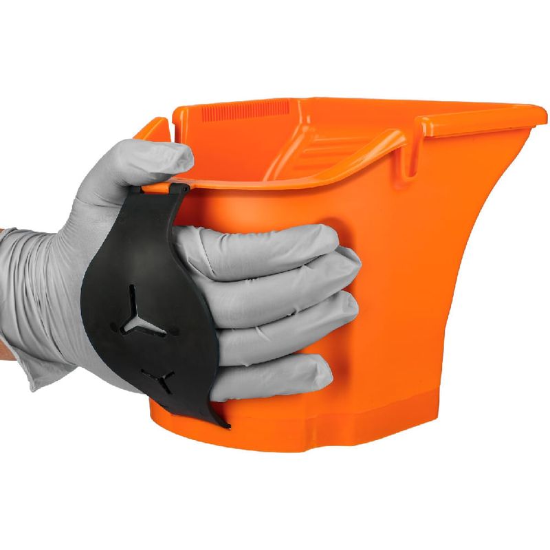 cacamba-de-mao-2l-tigre-pro-ref.-2309-01-62309001-tigre_1